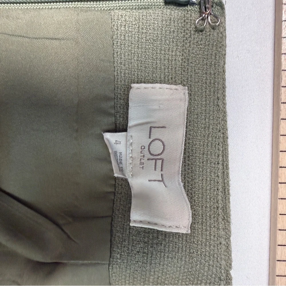 LOFT Outlet Olive Mini Skirt Size 4 Patch Pockets Picot Trim Textured Weave